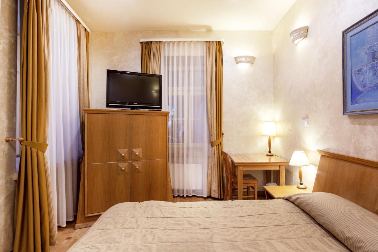 Atrium Suites Vilnius Bagian luar foto