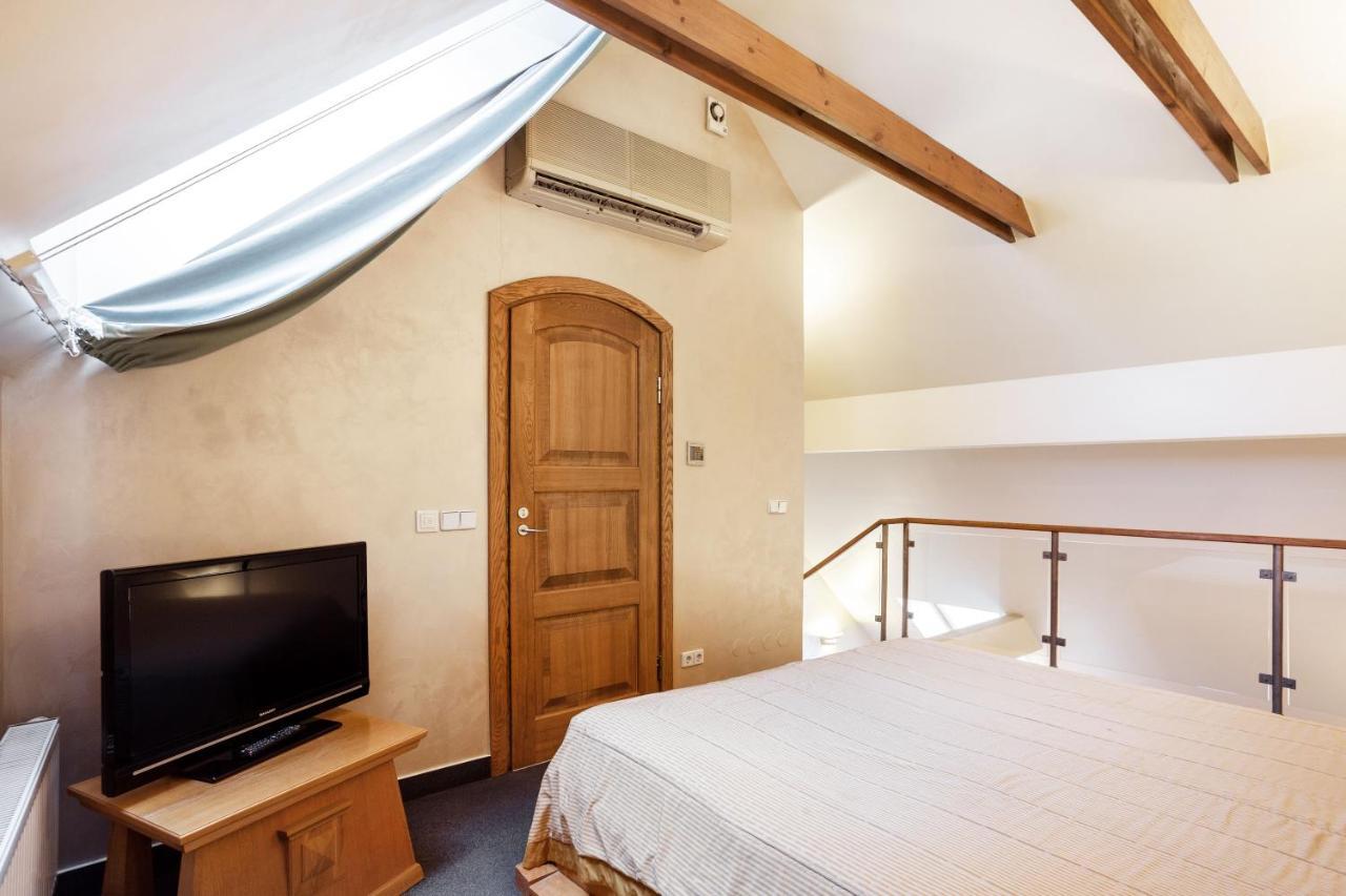 Atrium Suites Vilnius Bagian luar foto